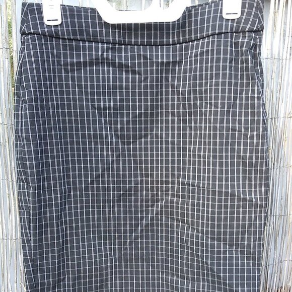 Elle Dresses & Skirts - Elle Bl &Wh Pinstripe Straight Pencil Skirt - S